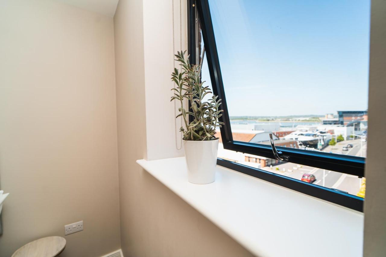 Appartement Penthouse - Harbour Views à Poole Extérieur photo