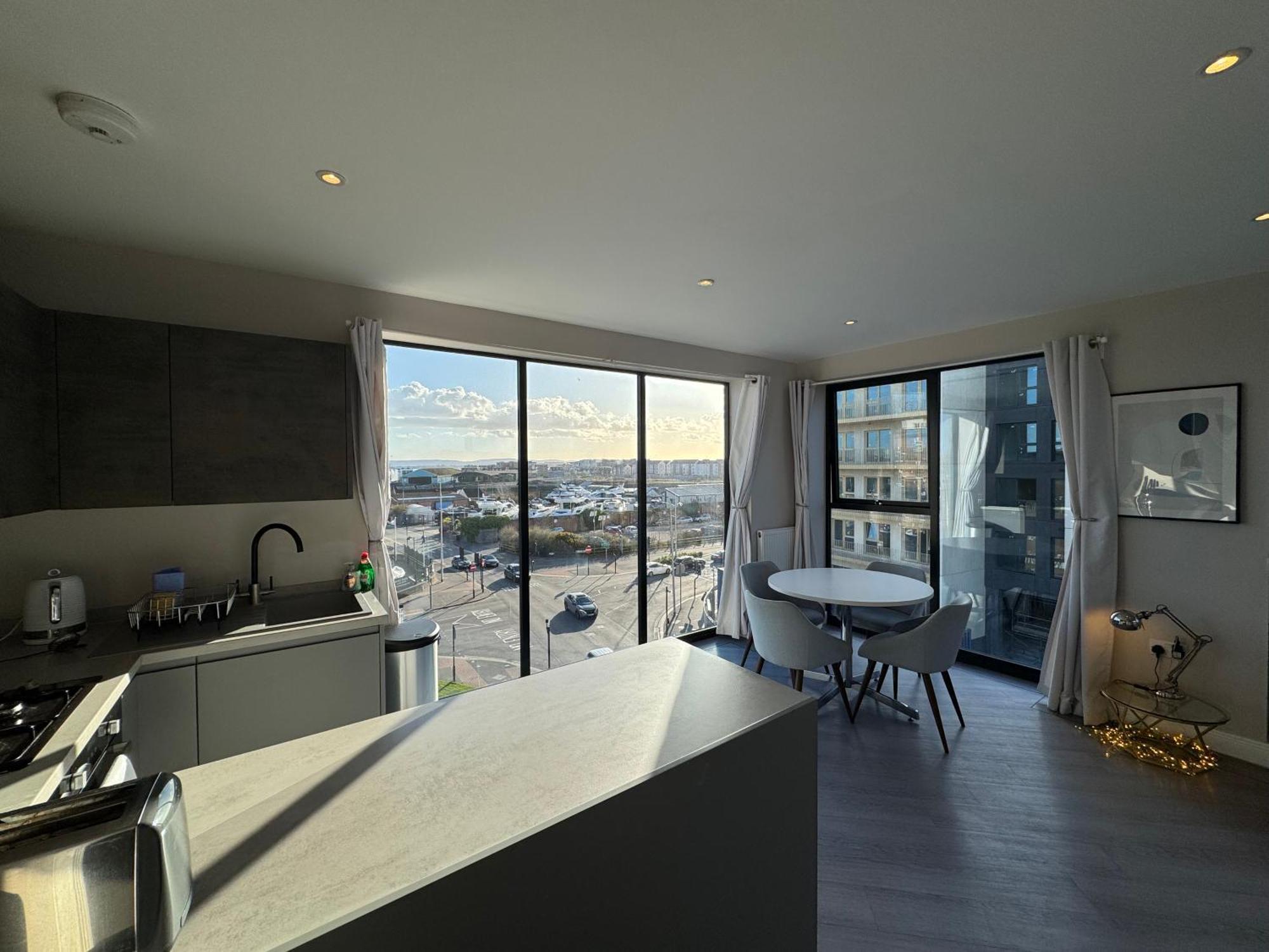 Appartement Penthouse - Harbour Views à Poole Extérieur photo